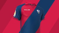SD Huesca menjadi pendatang baru di Liga Spanyol musim ini. Ini jersey mereka untuk bersaing di level teratas sepakbola Spanyol (ist)