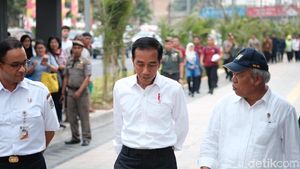Kemesraan Jokowi-Anies di Atas Trotoar Sudirman