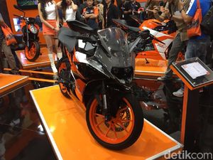 Back in Black! KTM Rilis Motor Sport RC 200, Pertama di Asia