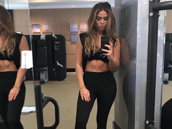 Bugarnya Carla DiBello, Sahabat Kim Kardashian yang Punya Perut Sixpack