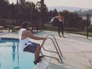 Begini Dedikasi Para Pria di Balik Foto Instagram Keren Pacar Mereka