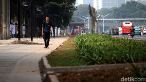 Penampakan Terkini Trotoar di Depan GBK