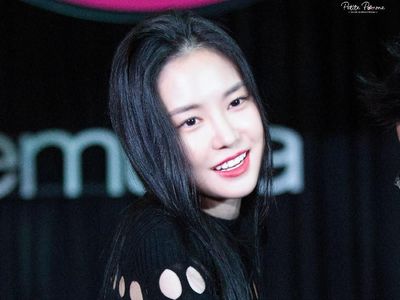 Lagi Heboh di Korea, Perubahan Wajah Artis K-pop yang Dituding Oplas