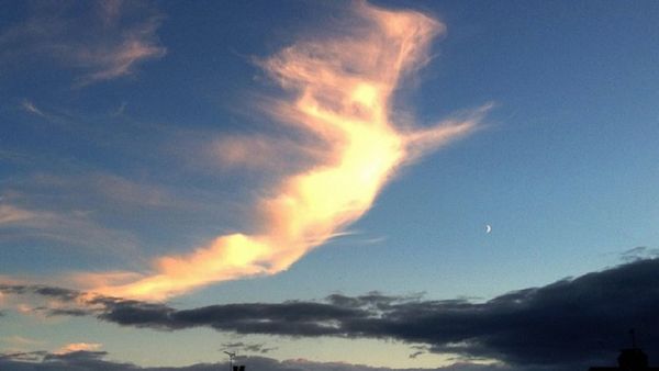 Rupa-rupa Penampakan Awan Malaikat di Berbagai Negara