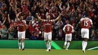 Kegigihan Arsenal membuahkan hasil di menit ketiga masa injury time. Alexandre Lacazette mencetak gol penyama kedudukan dan memaksa pertandingan dilanjutkan ke adu penalti. (Foto: Charles McQuillan/Getty Images)