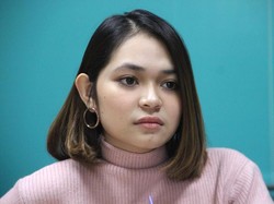 Rahasia Regina Poetiray Tampil Sehat