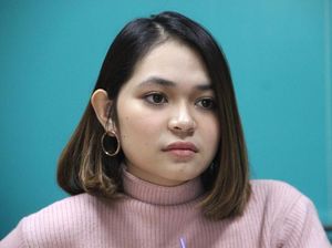 Firasat Regina Poetiray Sebelum Ayah Meninggal Dunia Firasat Regina Poetiray Sebelum Ayah Meninggal Dunia