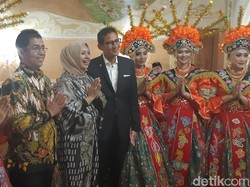 Hadiri Jakarta Cultural Night, Sandiaga Dihibur Lenggok Gonjreng