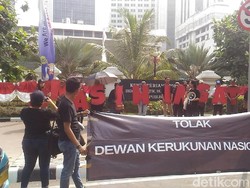 Kantor Wiranto Didemo, Tuntut Penyelesaian Kasus HAM Masa Lalu