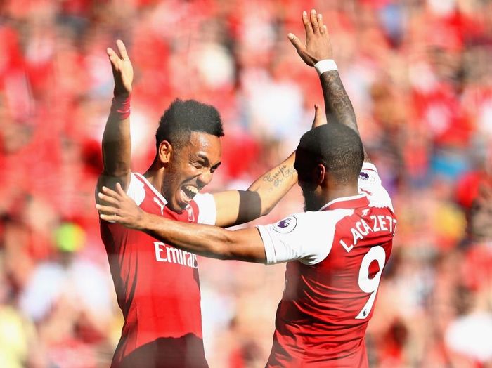Aubameyang rela mengalah untuk Lacazette (Clive Mason/Getty Images) Aubameyang rela mengalah untuk Lacazette (Clive Mason/Getty Images)