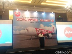 Luhut Hadiri Peresmian Rute AirAsia Kuala Lumpur-Silangit