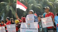 Demo Mantan Pegawai Sevel Tuntut Pembayaran Pesangon