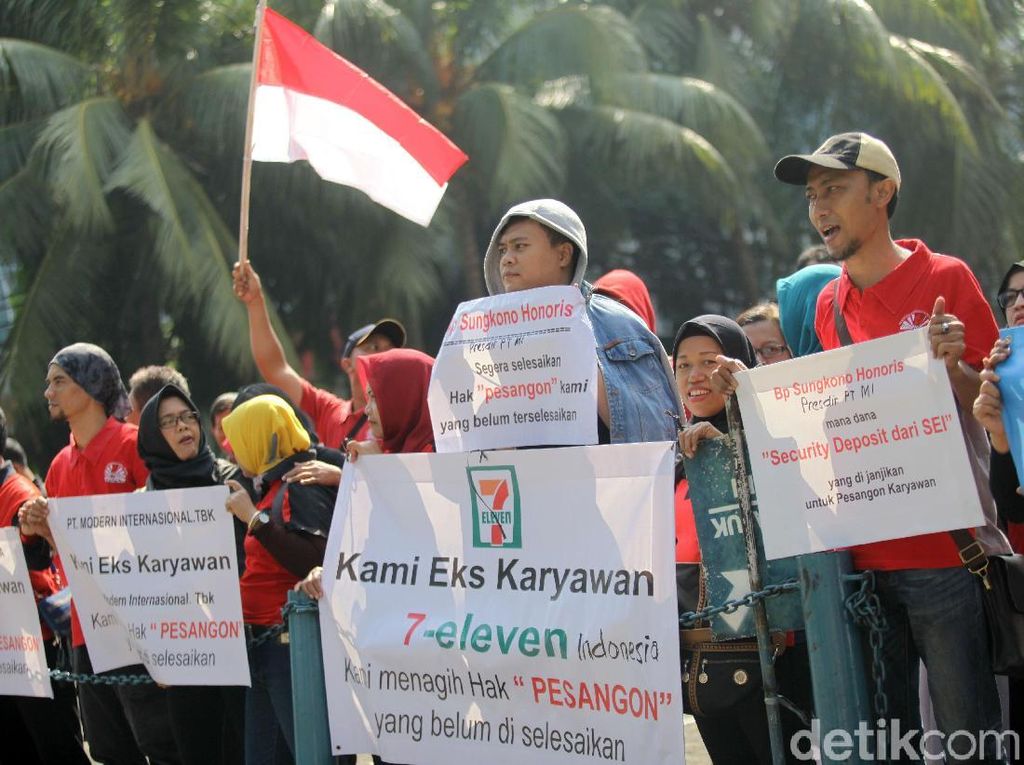 Demo 2 Jam, Eks Pegawai Sevel Akhirnya Ditemui Manajemen Demo 2 Jam, Eks Pegawai Sevel Akhirnya Ditemui Manajemen
