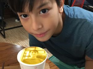 Duh Gantengnya Eddy Meijer, Anak Maudy Koesnaedi yang Suka Makan