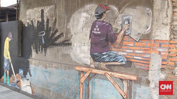Mural bertema 'tukang', di Jalan Kakap, Jakarta Utara.