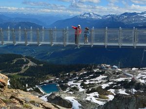 Berani Naik Jembatan Gantung Setinggi 2.000 Meter Ini?