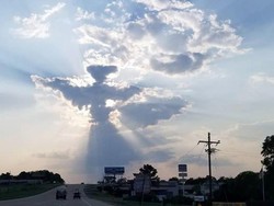 Sayap Malaikat Jibril Membentang hingga Menutupi Cakrawala