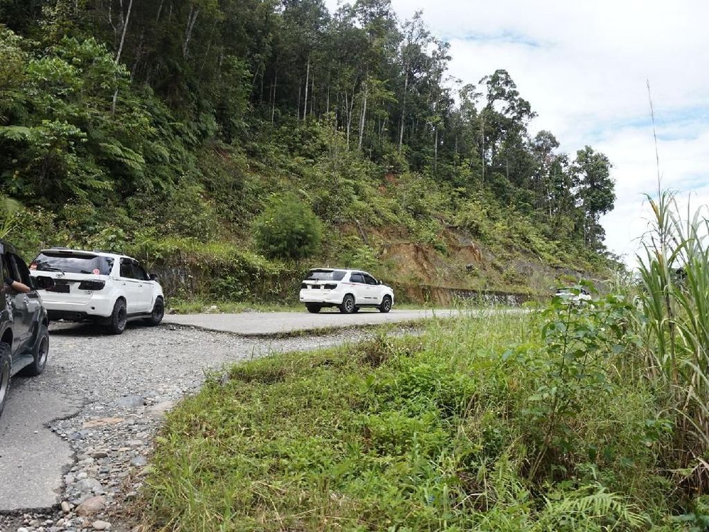 Angkot Mewah di Papua, Pakai Fortuner Cs Angkot Mewah di Papua, Pakai Fortuner Cs