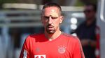 Foto: Perban di Jidat Ribery Usai Tabrak Tiang Gawang Saat Latihan