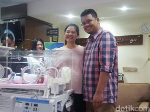 Potret Bahagia Kahiyang-Bobby Umumkan Nama Sedah Mirah Nasution