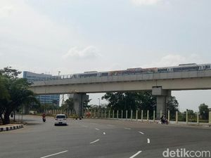 Warga Palembang Keluhkan Jadwal LRT yang Tak Tepat Waktu