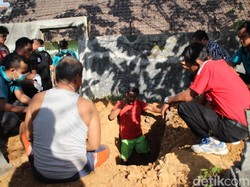 Sandal Hotel Tuntun Polisi Ungkap Identitas Mayat Perempuan Terbakar