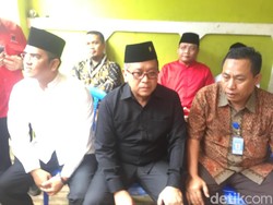 Sekjen PDIP Melayat ke Rumah Duka Yusuf Supendi