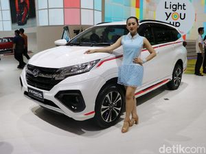 Daihatsu Luncurkan Terios Custom Daihatsu Luncurkan Terios Custom