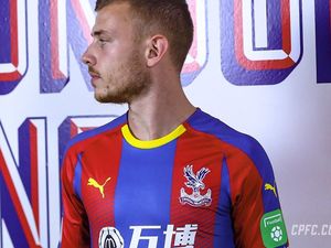 Crystal Palace Sempat Salah Pasang Foto Saat Umumkan Pemain Baru