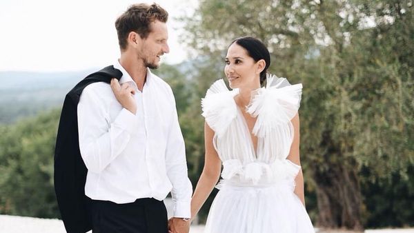 Mewahnya Pernikahan Putri Bangsawan Bali dengan Pengusaha Inggris di Italia