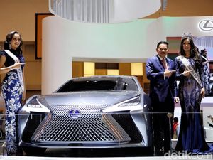2 Mobil Lexus untuk Konglomerat Indonesia