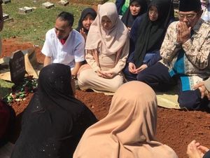 Yusuf Supendi Dimakamkan di TPU Kalisari Pasar Rebo Yusuf Supendi Dimakamkan di TPU Kalisari Pasar Rebo