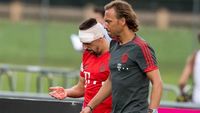 Foto: Perban di Jidat Ribery Usai Tabrak Tiang Gawang Saat Latihan
