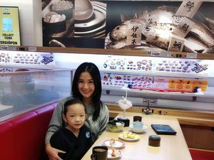 Bertubuh Langsing, Ternyata Manajer PSSI Liana Tasno Doyan Kulineran Juga Lho!