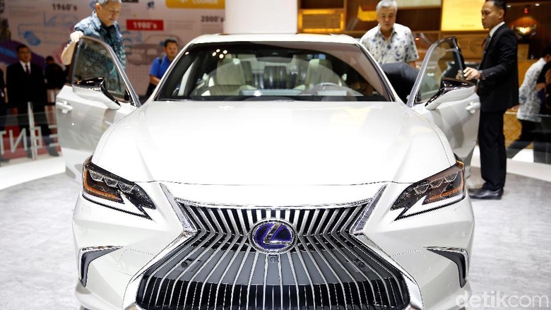 Wow! Booth Lexus Habiskan Rp 15 Miliar, Apa Saja Isinya?