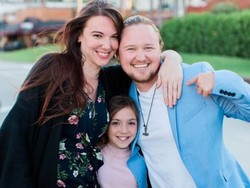 Kisah Cinta Wanita yang Dicomblangin Anaknya Ini Berakhir Romantis