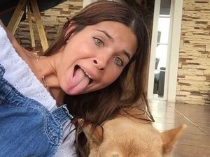 Foto: 10 Wanita Pemilik Lidah Terpanjang, Nggak Kuat Jangan Lihat!