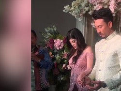 Suasana Lamaran Denny Sumargo dan Dita Soedarjo