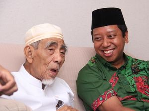 Sosok Rommy di Mata KH Maimoen Zubair Sosok Rommy di Mata KH Maimoen Zubair