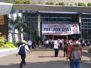 Relawan Jokowi Se-Indonesia Kumpul di SICC Sentul Relawan Jokowi Se-Indonesia Kumpul di SICC Sentul