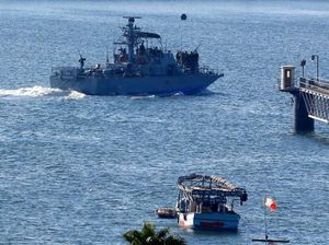 Israel Cegat Kapal Berbendera Swedia Bawa Suplai Medis ke Gaza Israel Cegat Kapal Berbendera Swedia Bawa Suplai Medis ke Gaza