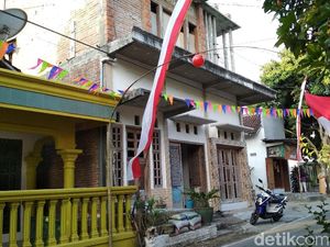 Satu Lagi Terduga Teroris di Blitar Ditangkap Densus 88 Satu Lagi Terduga Teroris di Blitar Ditangkap Densus 88