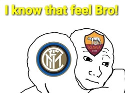 Buat fans Inter, dapet pukpuk tuh dari fans AS Roma yang sama-sama ditelikung Barca. (Foto: Instagram)