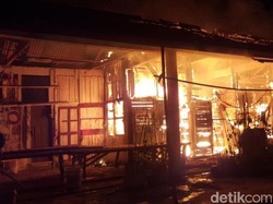 4 Kios di Pasar Citanglar Sukabumi Ludes Terbakar