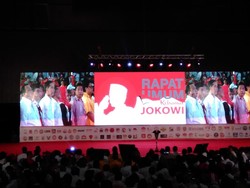 Yakinkan Didukung Ulama, Jokowi Minta Relawan Blusukan Sampai Desa