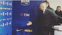 Inter yang sudah menanti-nanti kedatangan Vidal, jelas gigit jari. Kasihan :( (Foto: Twitter)