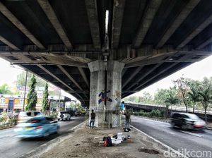 Akibat banjir Hindari Gerbang Tol Rawamangun dan Tol Cempaka Putih Ditutup Akibat banjir Hindari Gerbang Tol Rawamangun dan Tol Cempaka Putih Ditutup
