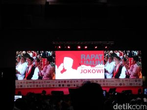 Jokowi Hadiri Rapat Umum Relawan di Bogor Jokowi Hadiri Rapat Umum Relawan di Bogor