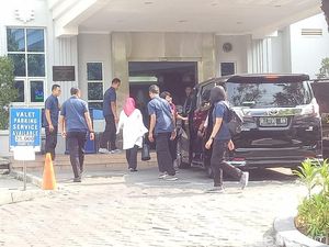 Jenguk Cucu, Iriana Jokowi Datangi RS YPK Mandiri