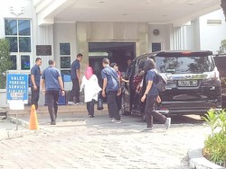 Jenguk Cucu, Iriana Jokowi Datangi RS YPK Mandiri
